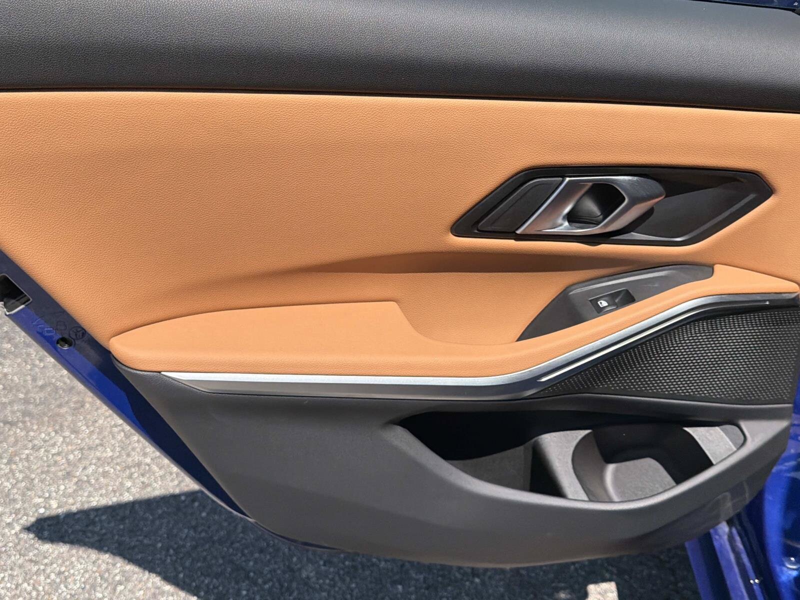2024 BMW 3 Series 330e - Photo 11