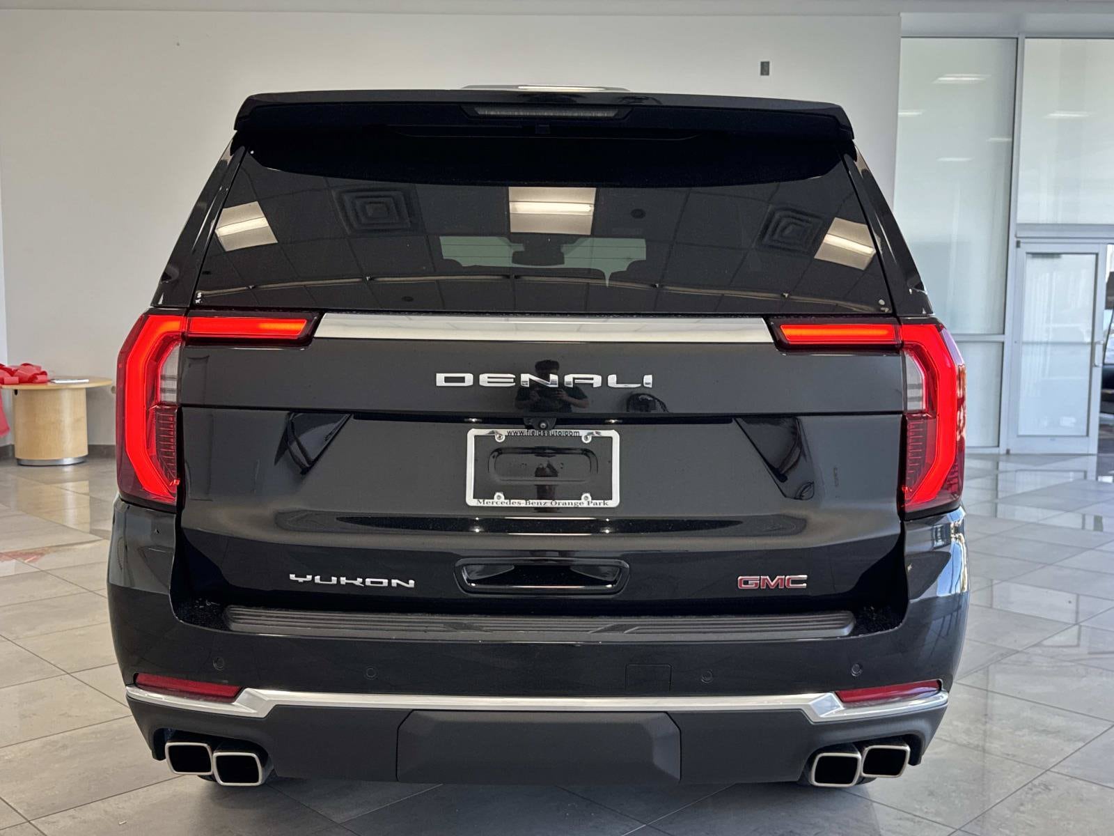 2025 GMC Yukon Denali - Photo 34