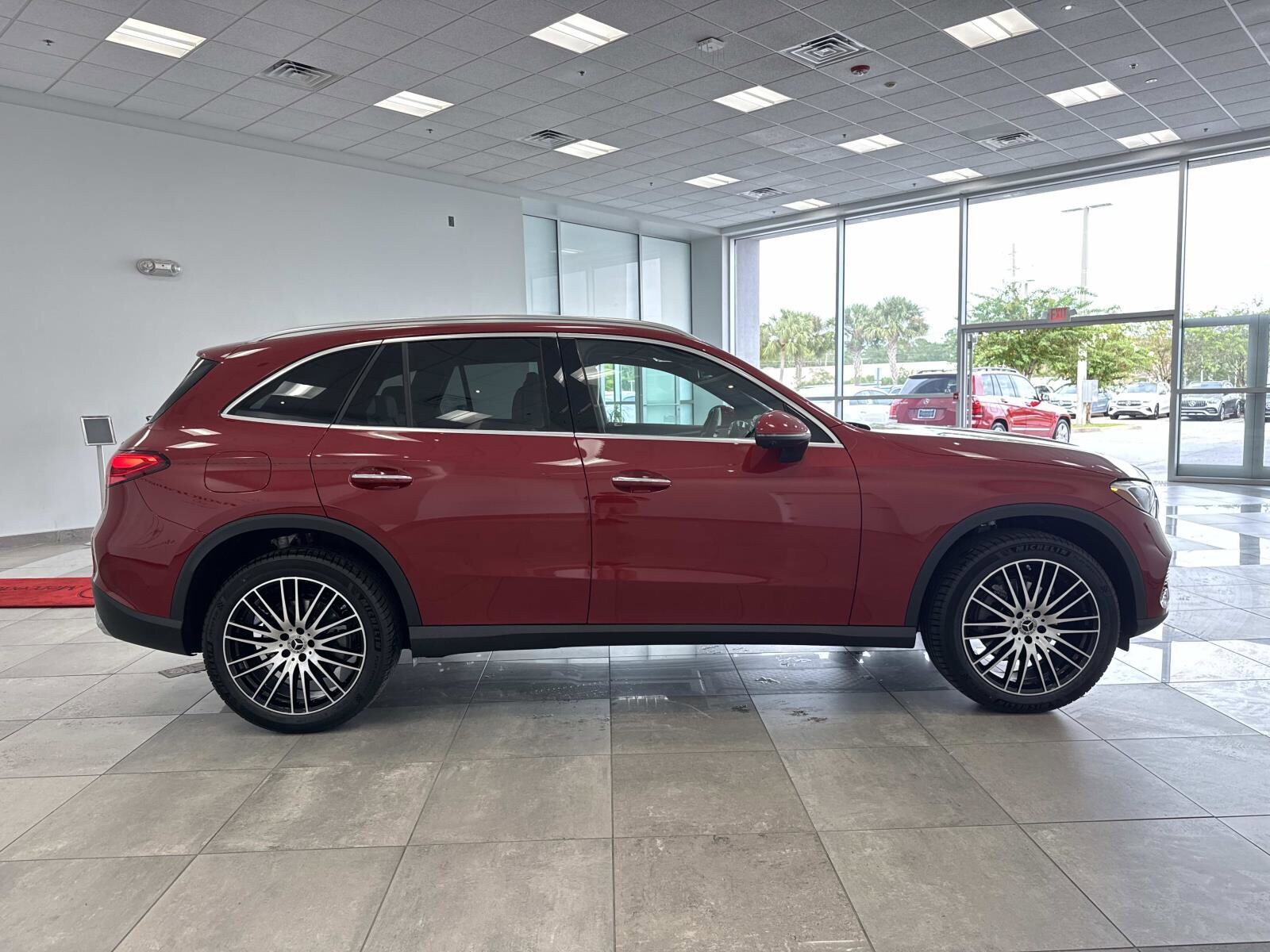 2026 Mercedes Benz GLC 300 4MATIC photo 4