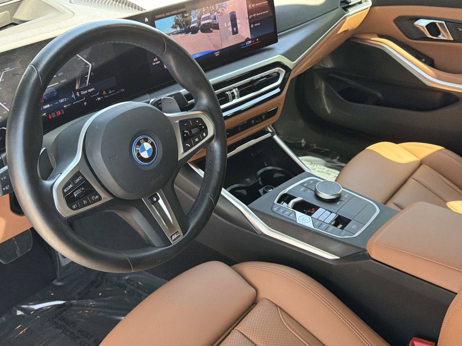 2024 BMW 3 Series 330e - Photo 31