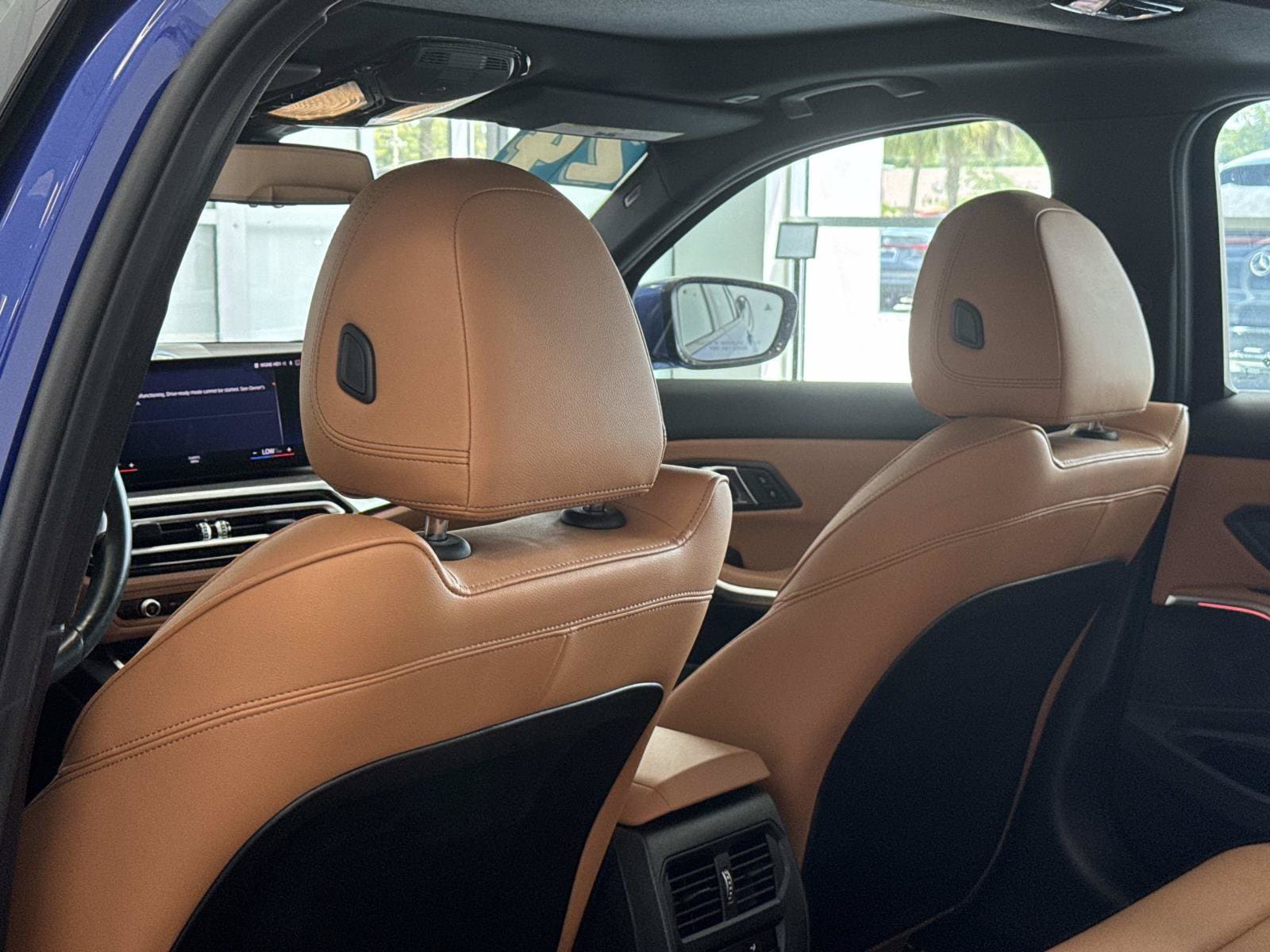 2024 BMW 3 Series 330e - Photo 7