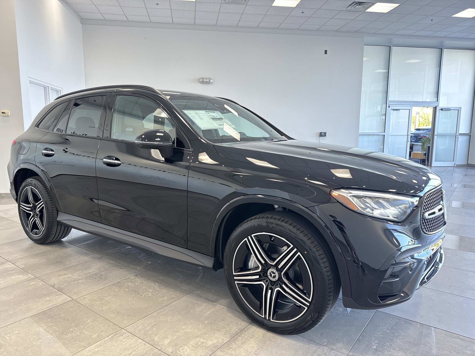 2026 Mercedes Benz GLC 300 4MATIC photo 2