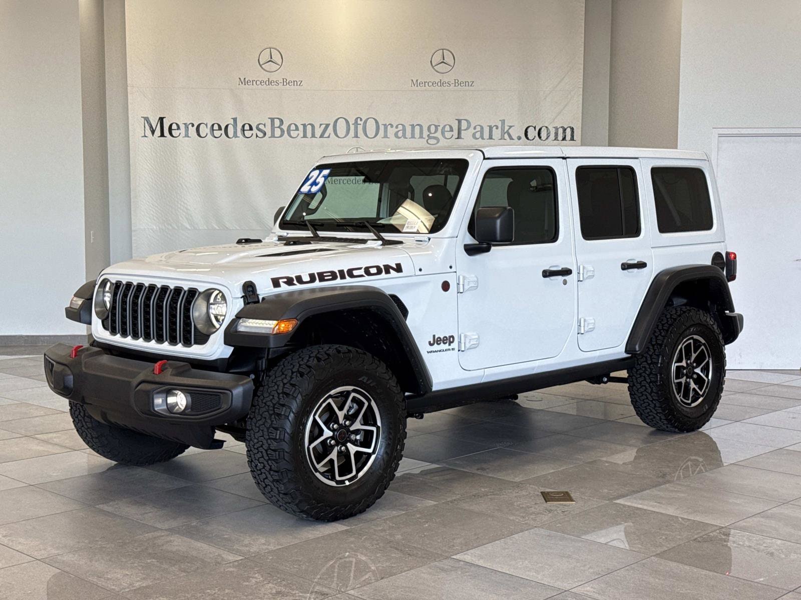 2025 Jeep Wrangler 4-Door Rubicon's photo