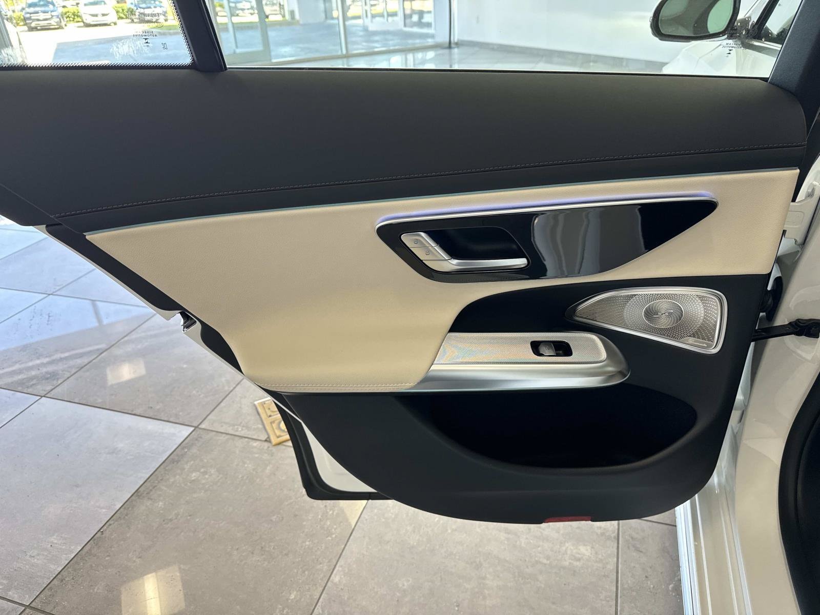 2026 Mercedes-Benz E-Class E350 - Photo 11
