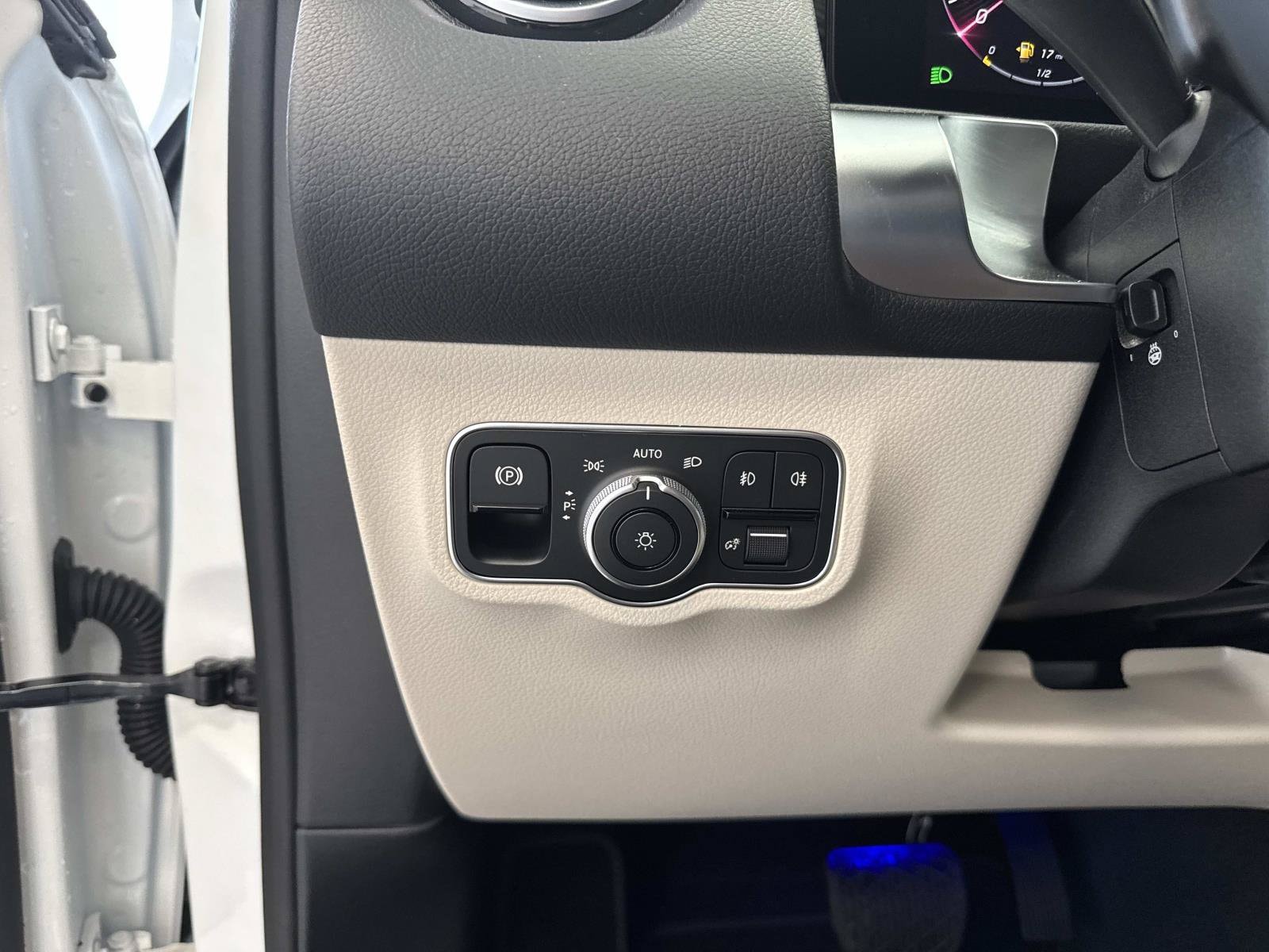 2026 Mercedes-Benz GLB GLB 250 - Photo 31