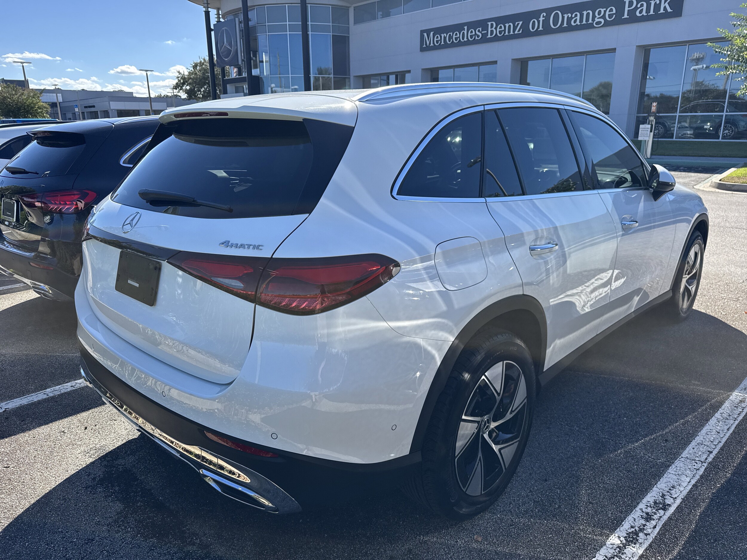 2024 Mercedes Benz GLC 300 4MATIC photo 3