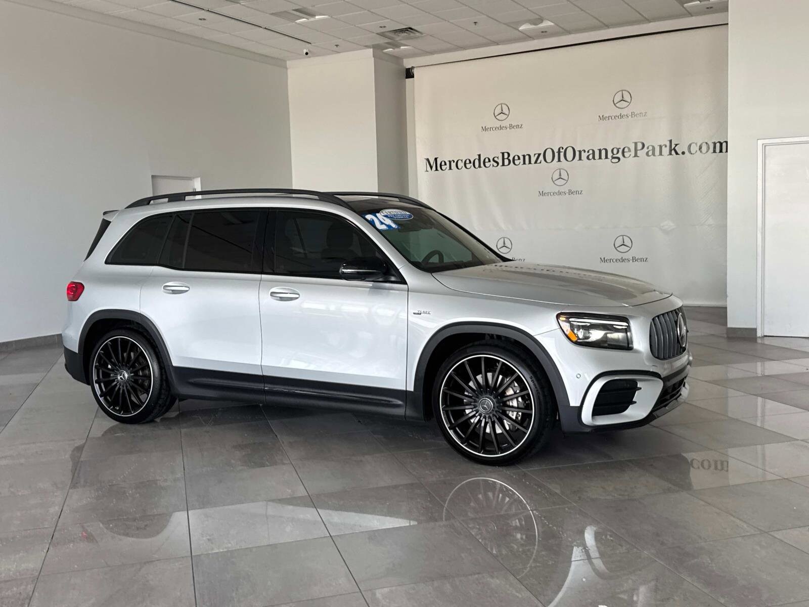 2024 Mercedes Benz GLB AMG 35 4MATIC photo 2