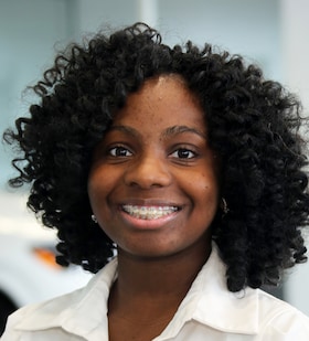 Staff member Porsha Mcclain from ID_859b5effa3f1