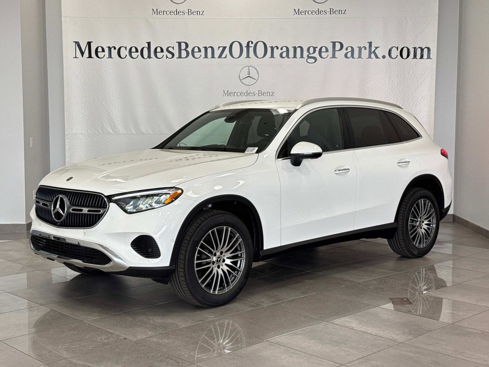 2025 Mercedes-Benz GLC Base's photo