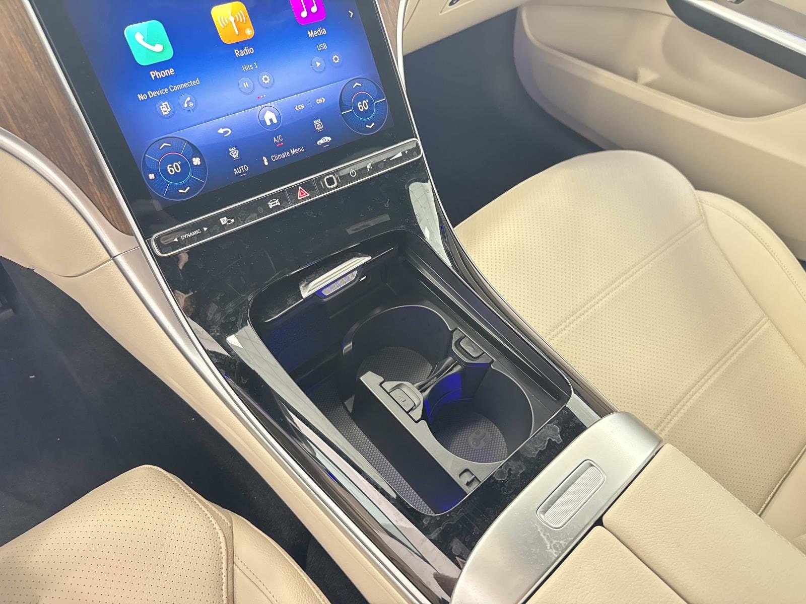 2025 Mercedes-Benz C-Class Sedan C 300 - Photo 24