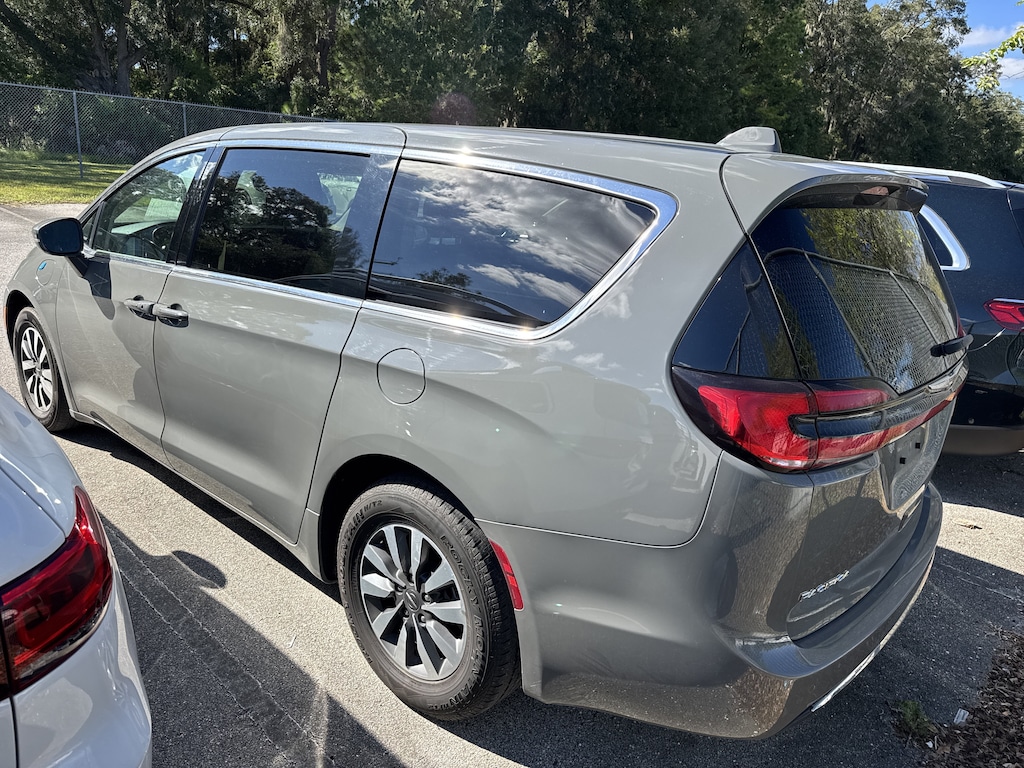 Used 2022 Chrysler Pacifica Hybrid Touring L Van Passenger Van