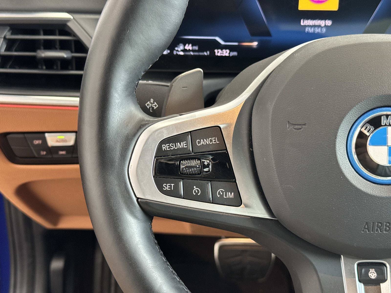 2024 BMW 3 Series 330e - Photo 21