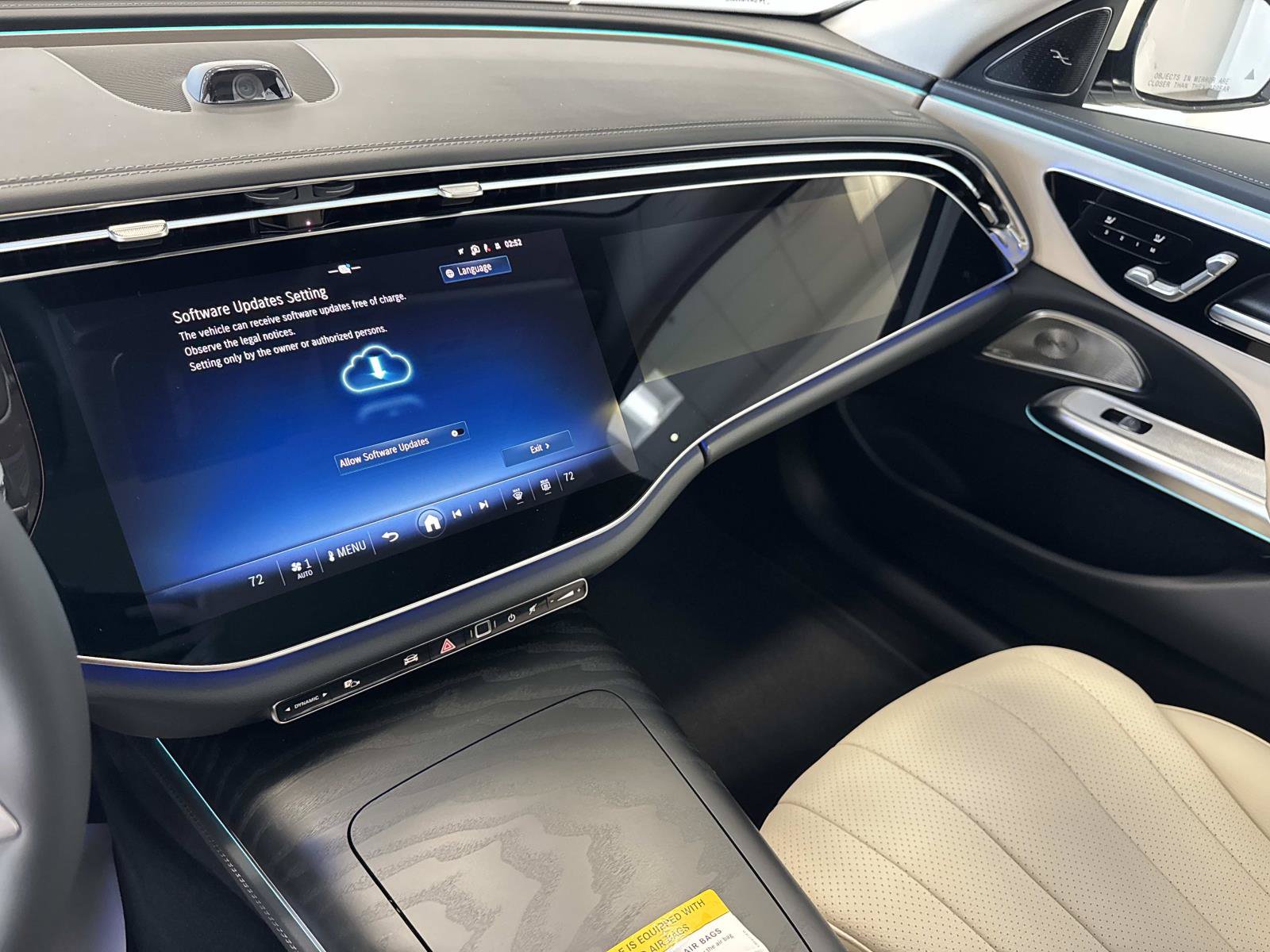 2026 Mercedes-Benz E-Class E350 - Photo 23