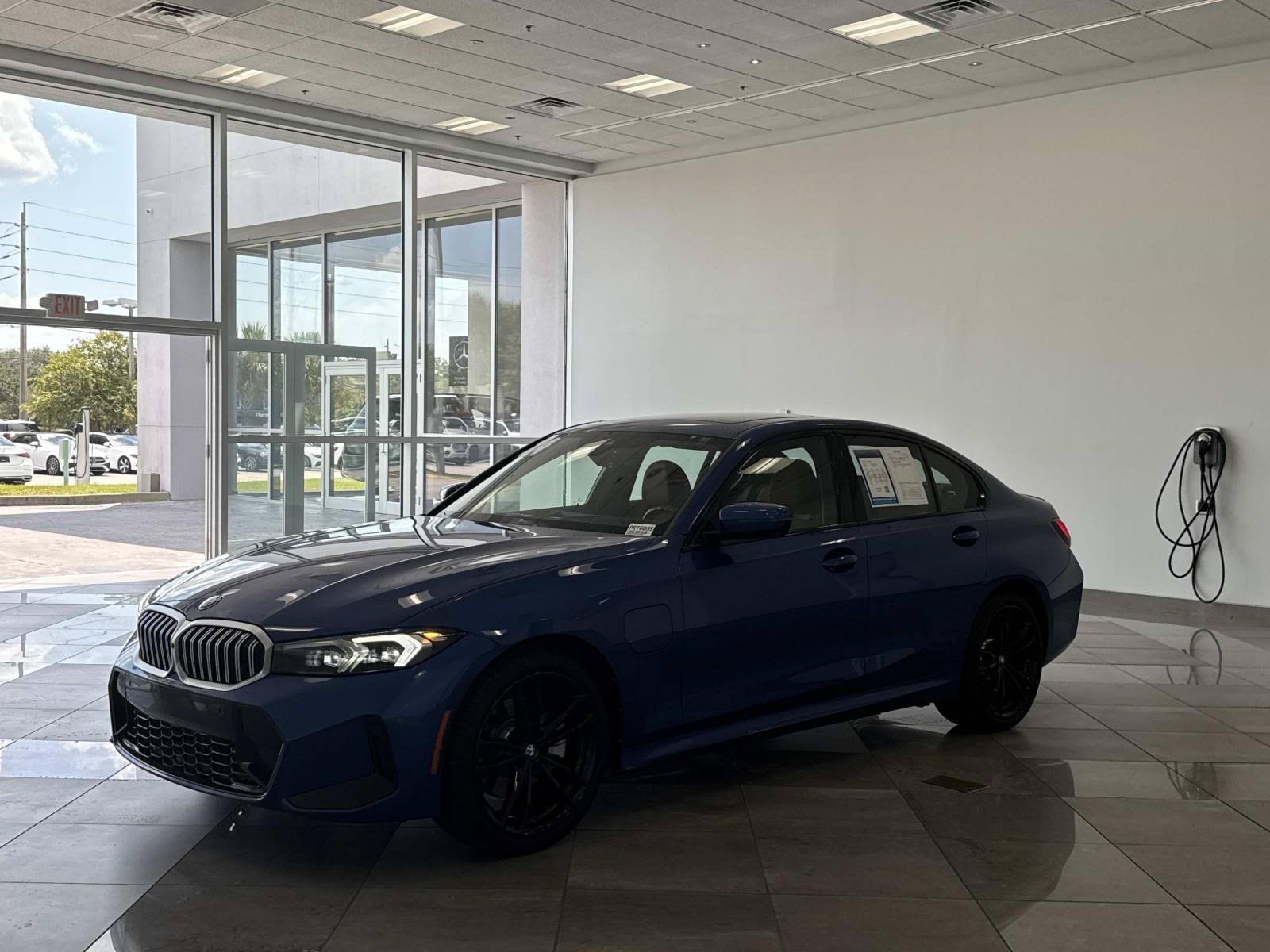 2024 BMW 3 Series 330e - Photo 28