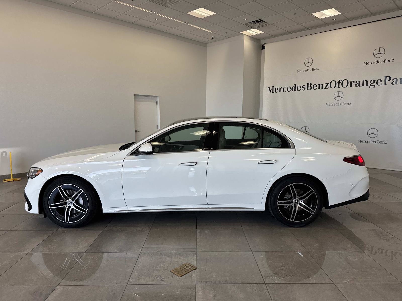 2026 Mercedes-Benz E-Class E350 - Photo 8