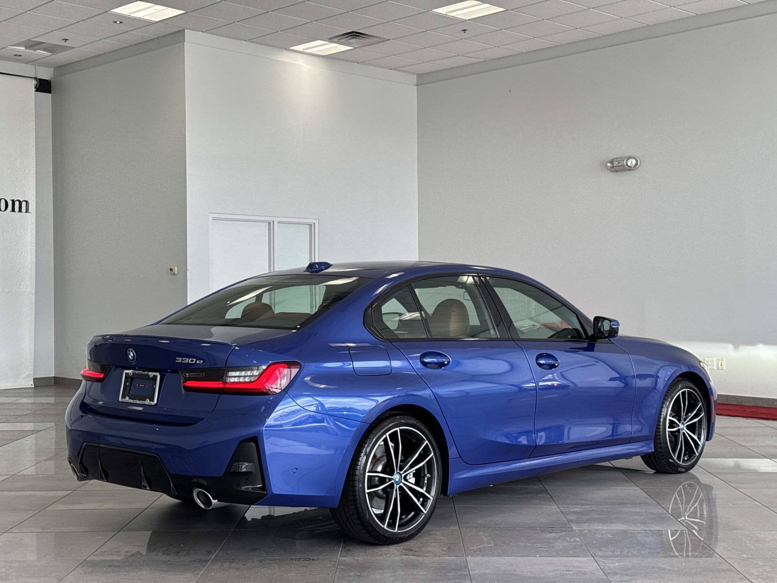 2024 BMW 3 Series 330e - Photo 24