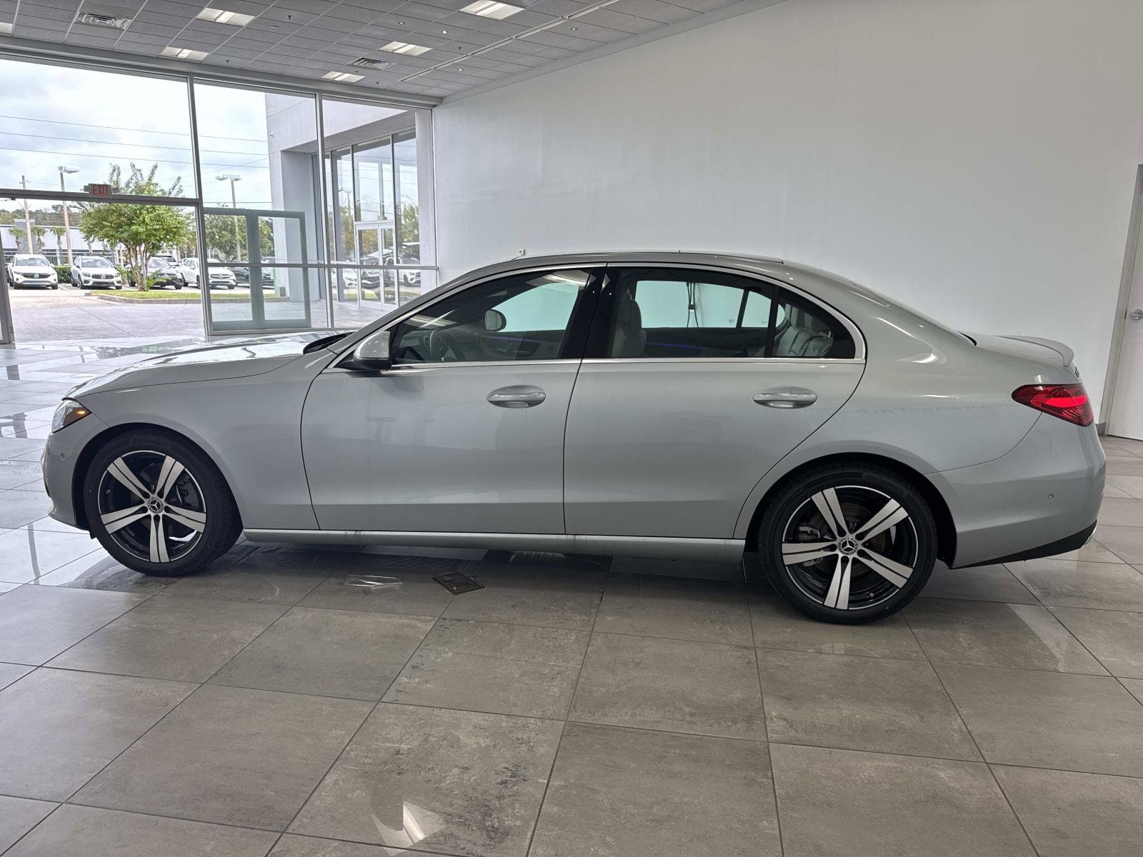 2025 Mercedes-Benz C-Class Sedan C 300 - Photo 6