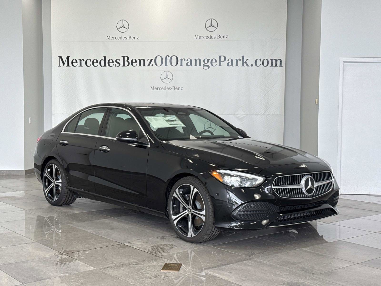 2025 Mercedes-Benz C-Class Sedan C 300's photo