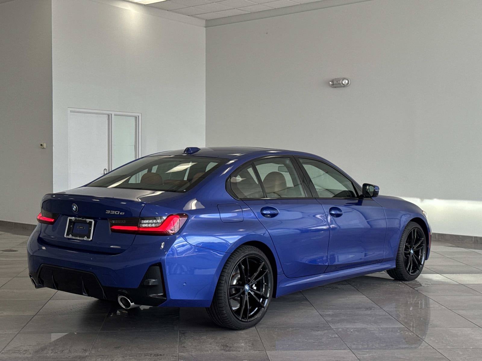 2024 BMW 3 Series 330e - Photo 24