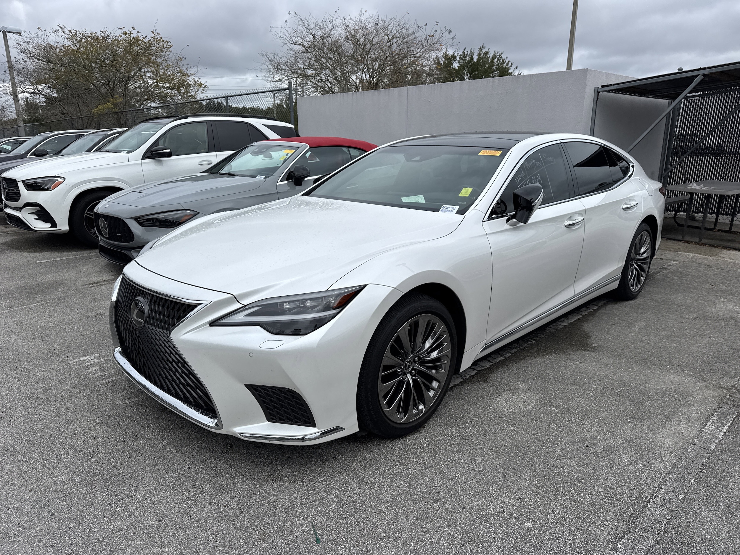 2022 Lexus LS Base's photo