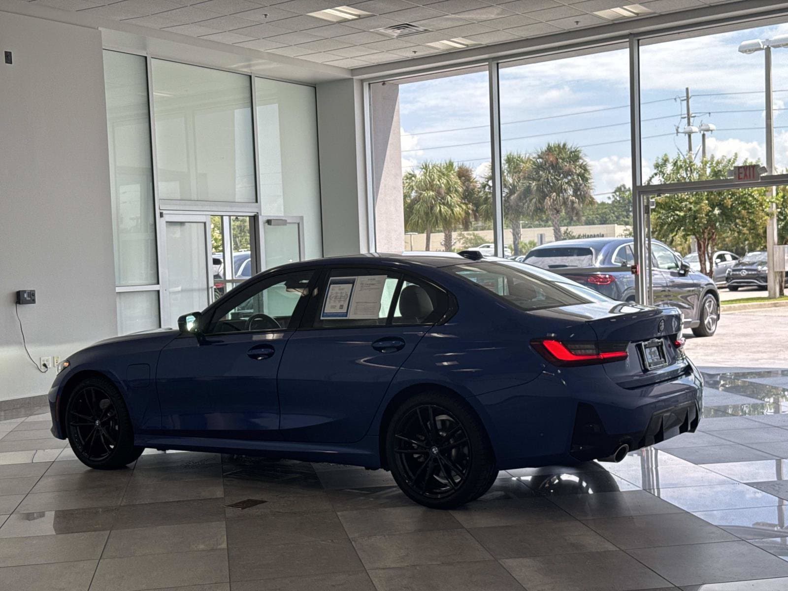 2024 BMW 3 Series 330e - Photo 27