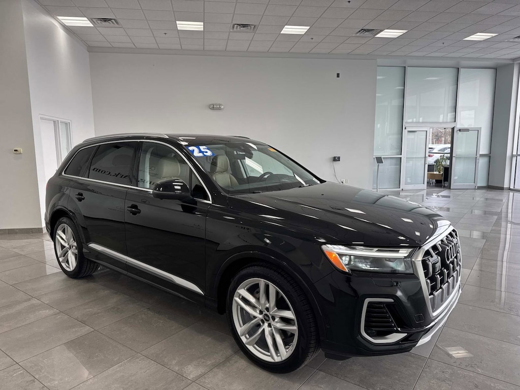 Used 2025 Audi Q7 55 Premium SUV