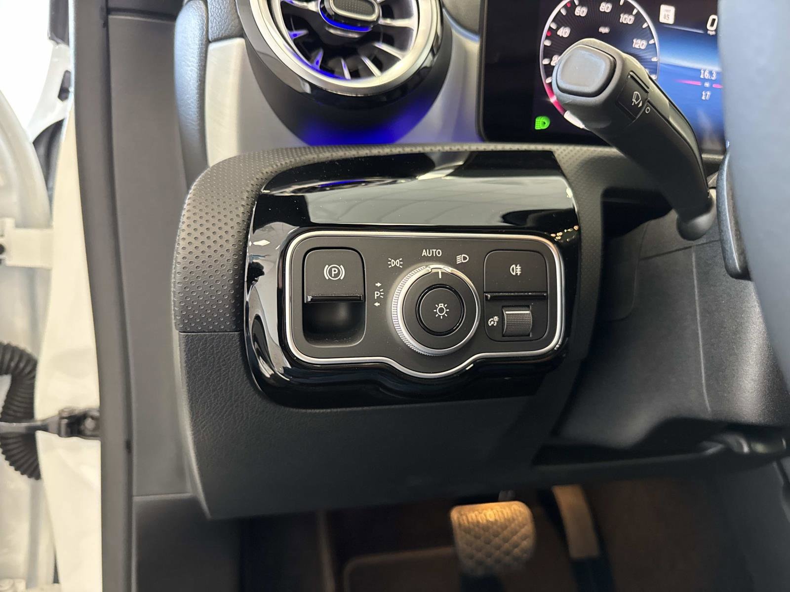 2025 Mercedes-Benz CLA CLA 250 - Photo 31