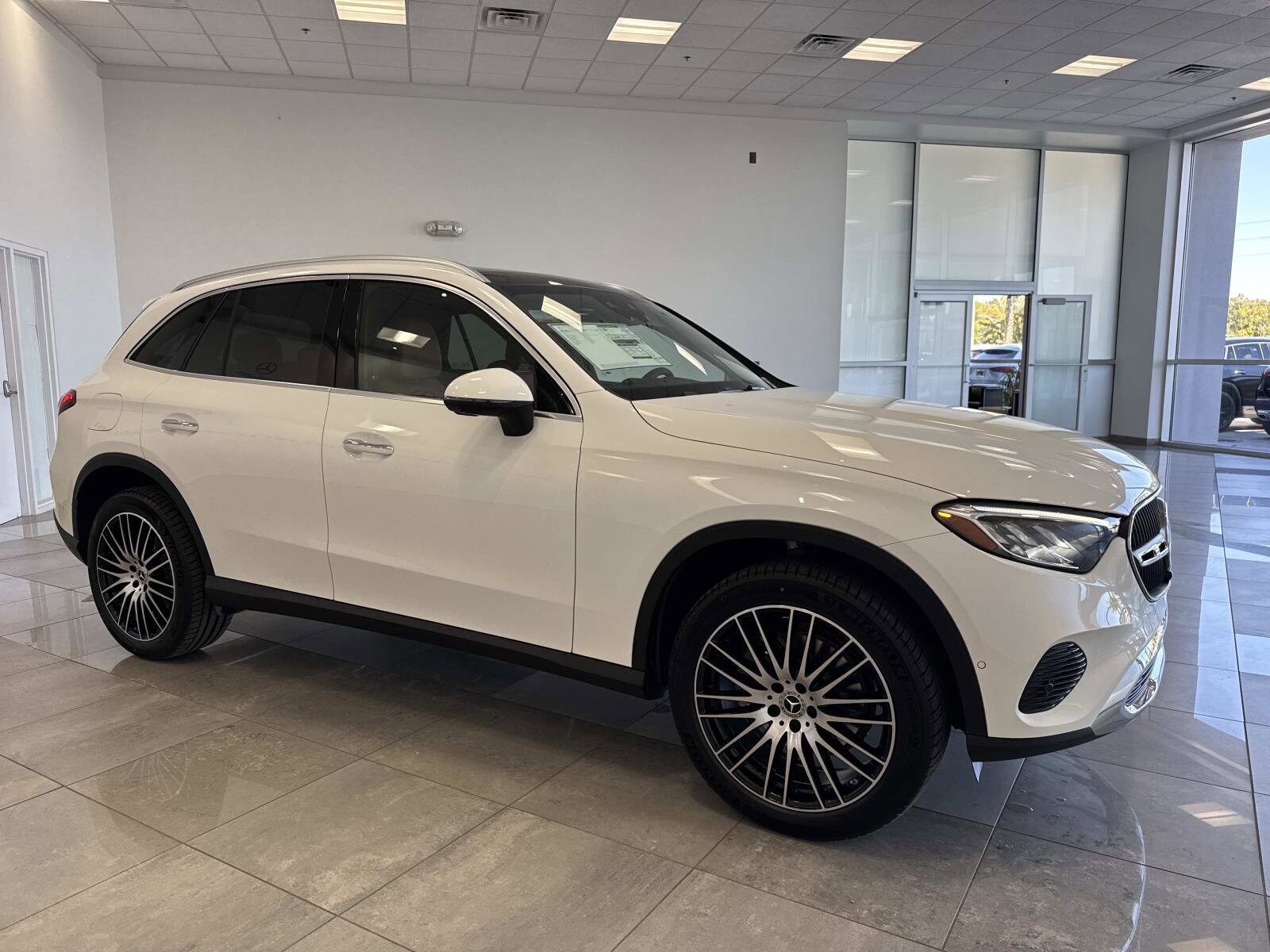 2026 Mercedes Benz GLC 300 4MATIC photo 3