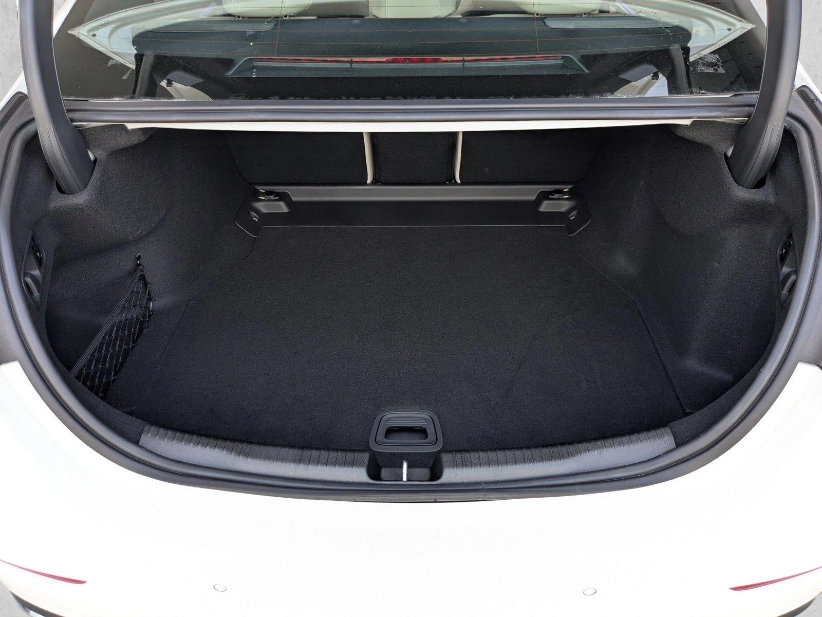 2025 Mercedes Benz C 300 Sedan photo 4