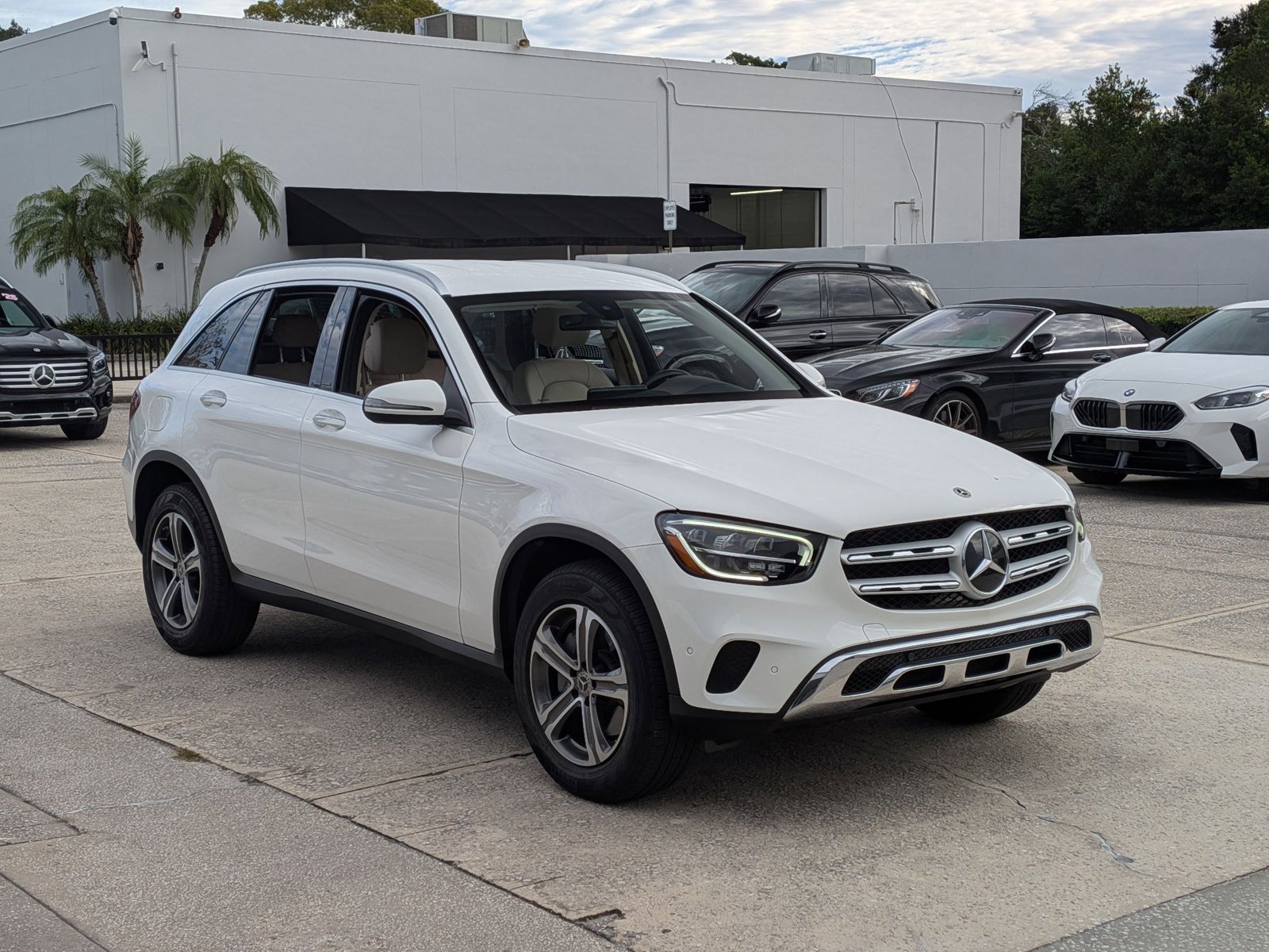 2021 Mercedes Benz GLC 300 photo 3