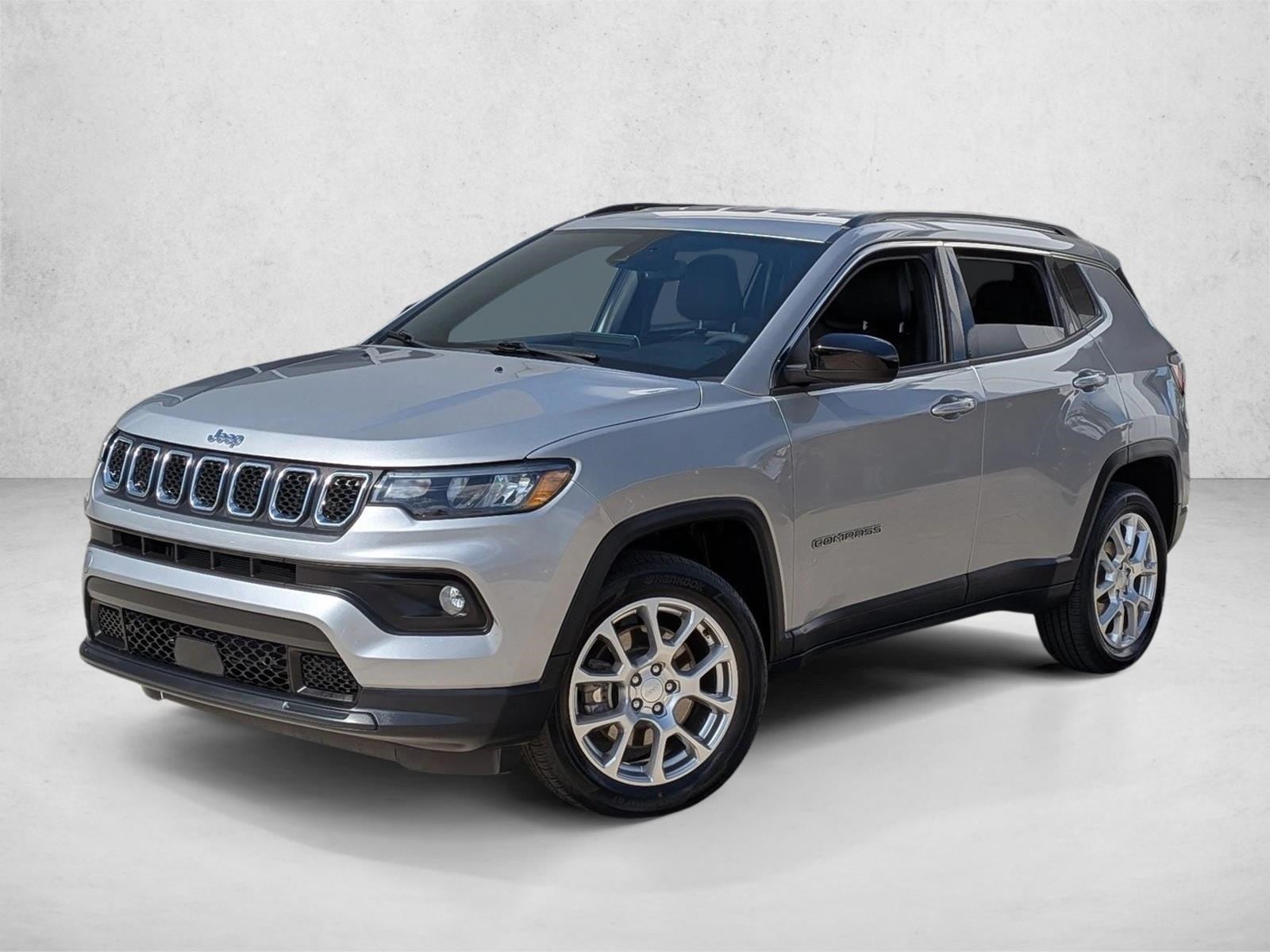 2023 Jeep Compass Latitude Lux