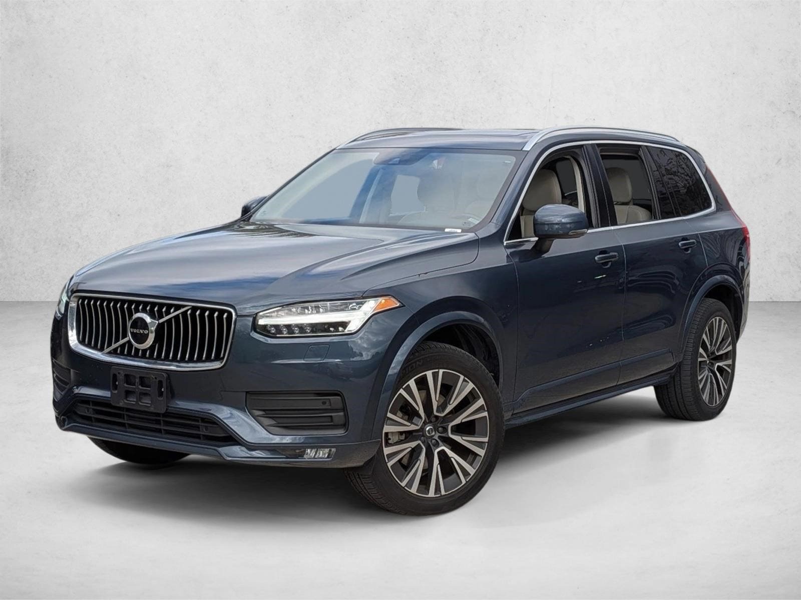 2022 Volvo XC90 Momentum