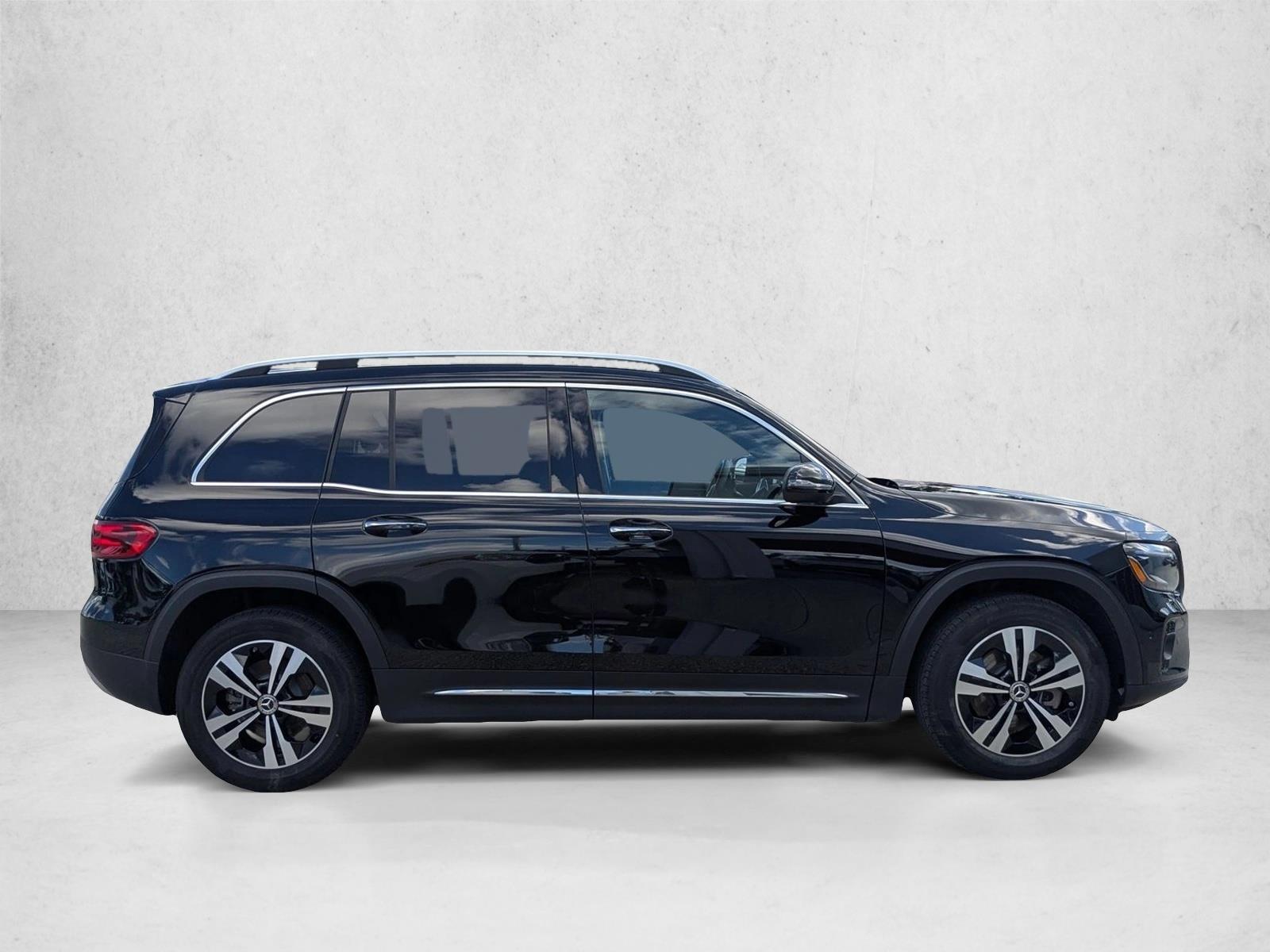 2025 Mercedes Benz GLB 250 photo 4
