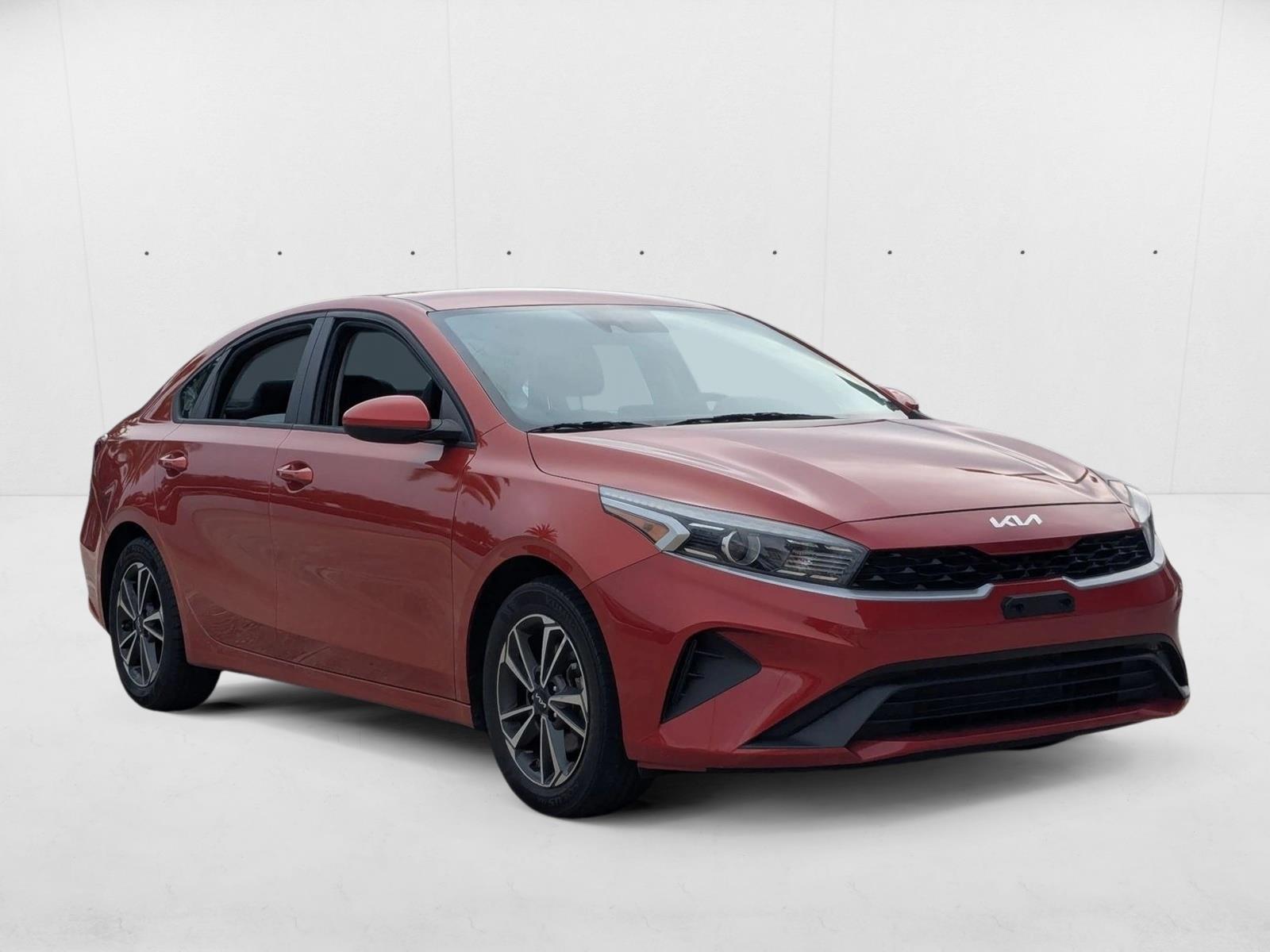2023 Kia Forte LXS photo 3