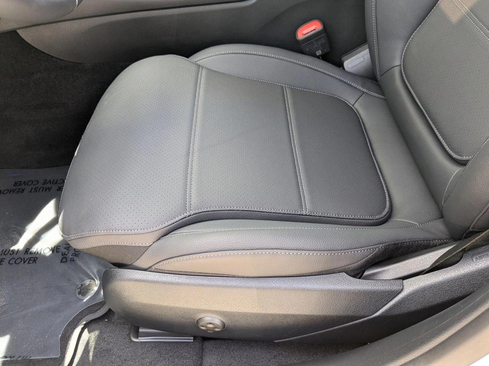 2025 Mercedes Benz C 300 Sedan photo 2
