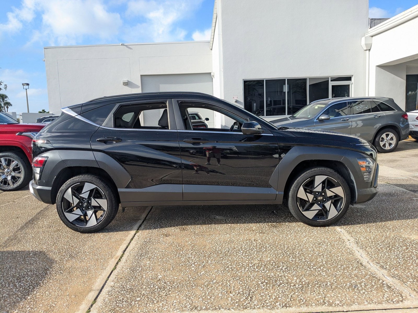 2024 Hyundai Kona Limited photo 4