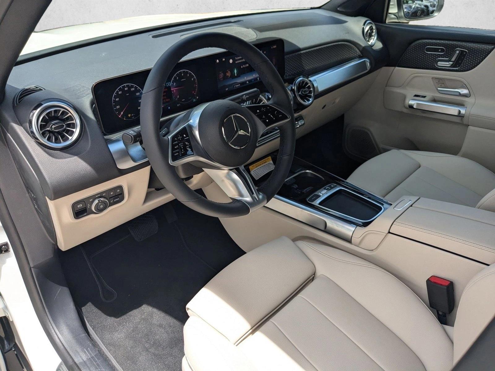 2025 Mercedes Benz GLB 250 photo 3