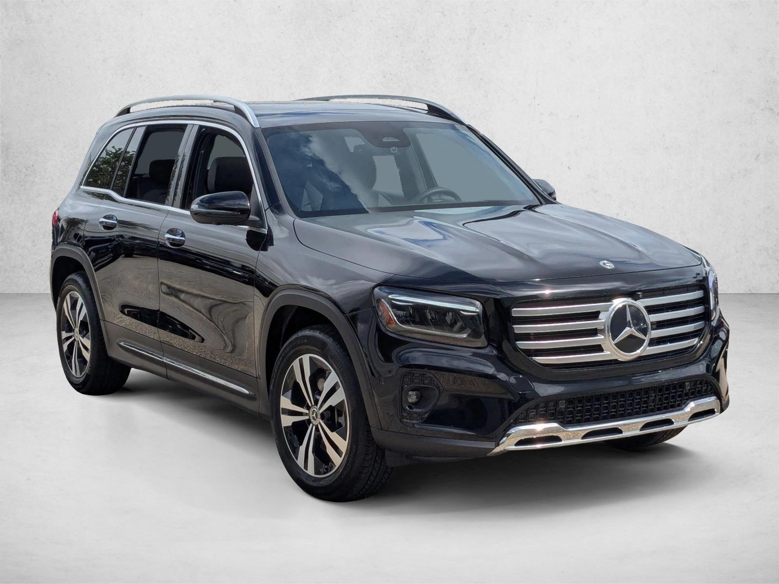 2025 Mercedes Benz GLB 250 photo 3