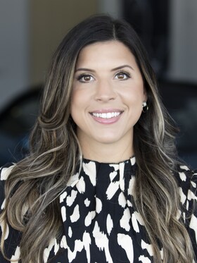 Staff member Kelly Vargas from ID_e6acf68ec506