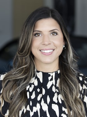 Staff member Kelly Vargas from ID_e6acf68ec506