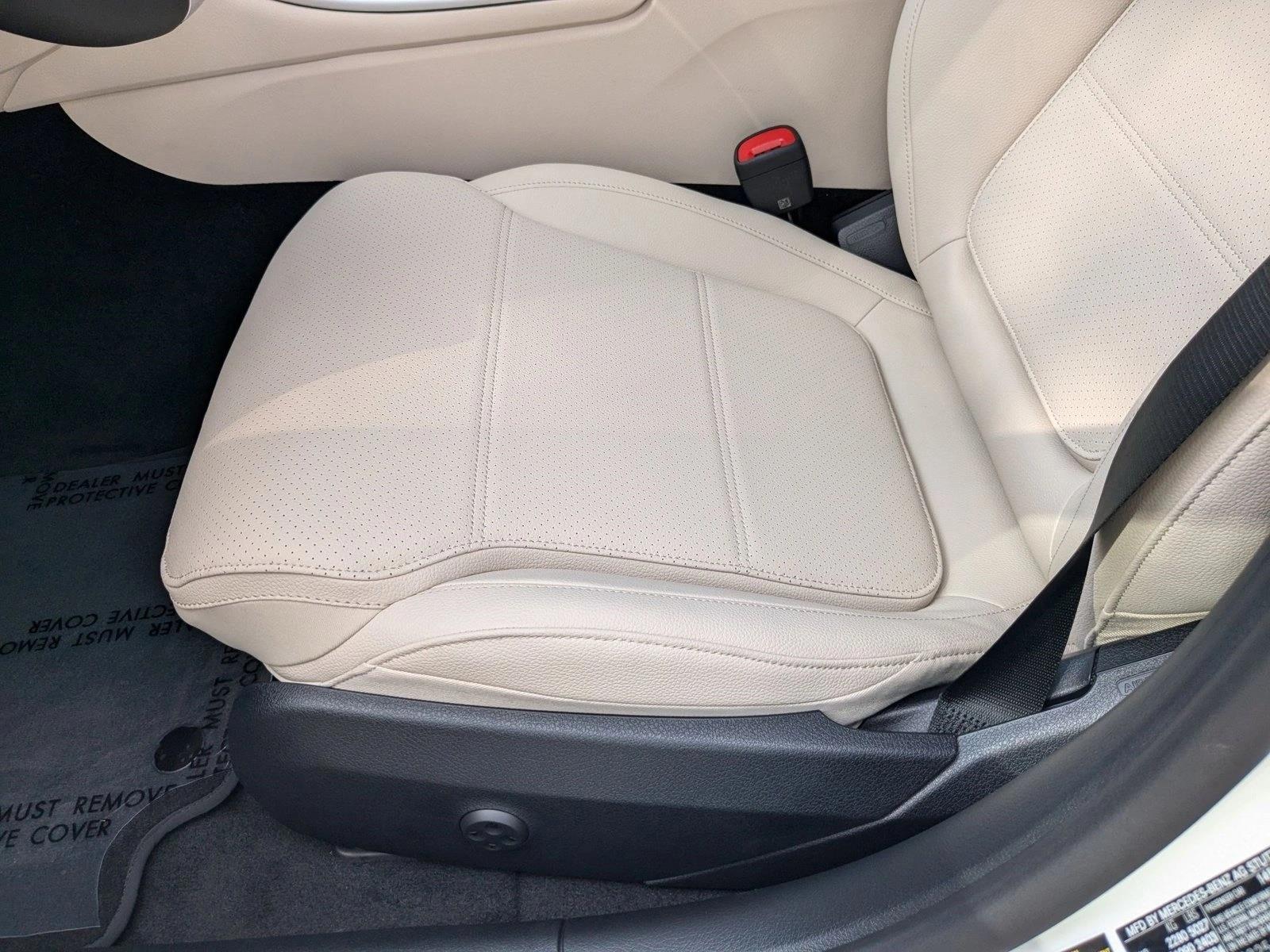 2025 Mercedes Benz C 300 Sedan photo 3