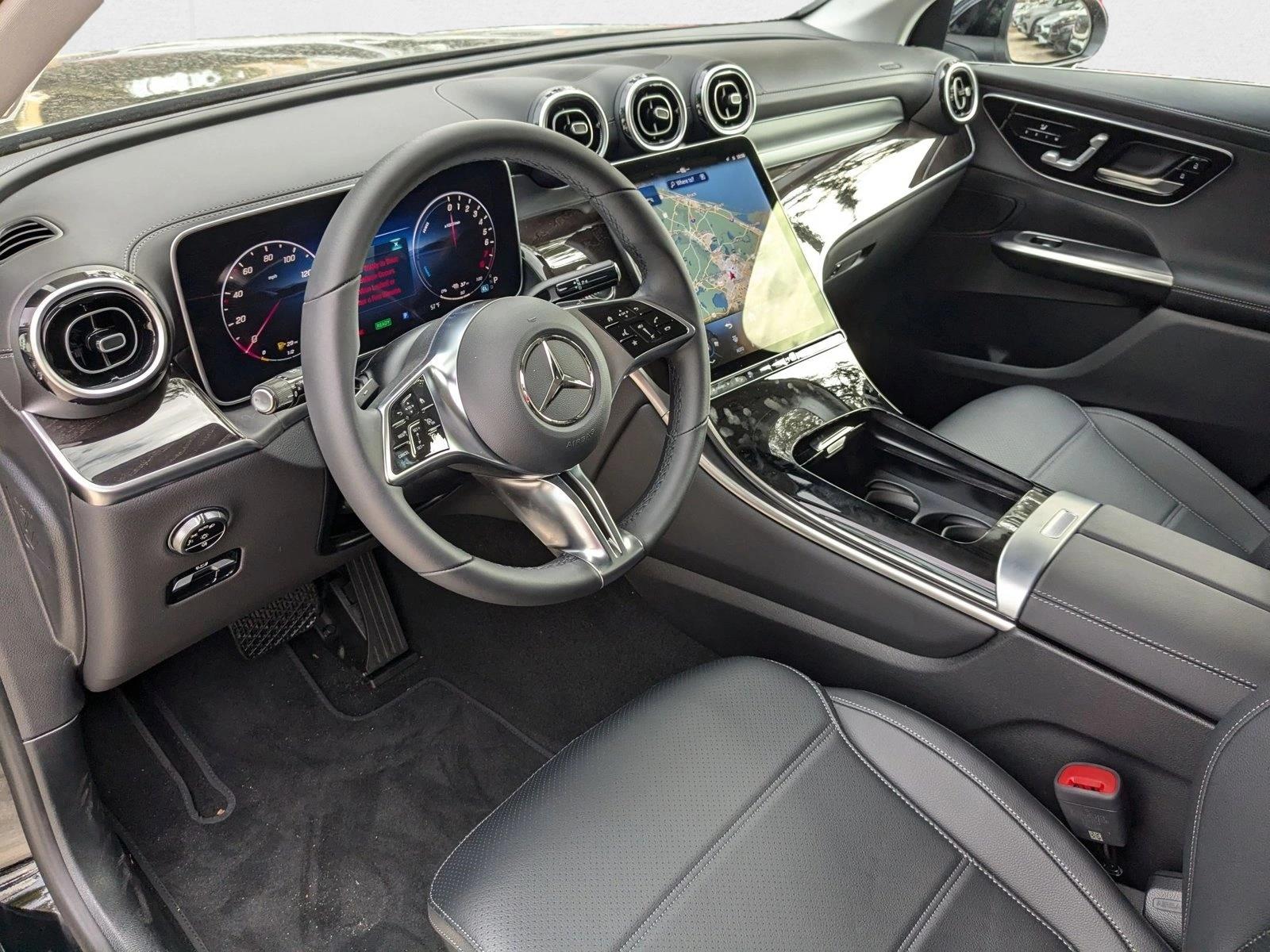 2025 Mercedes Benz GLC 350e 4MATIC photo 3