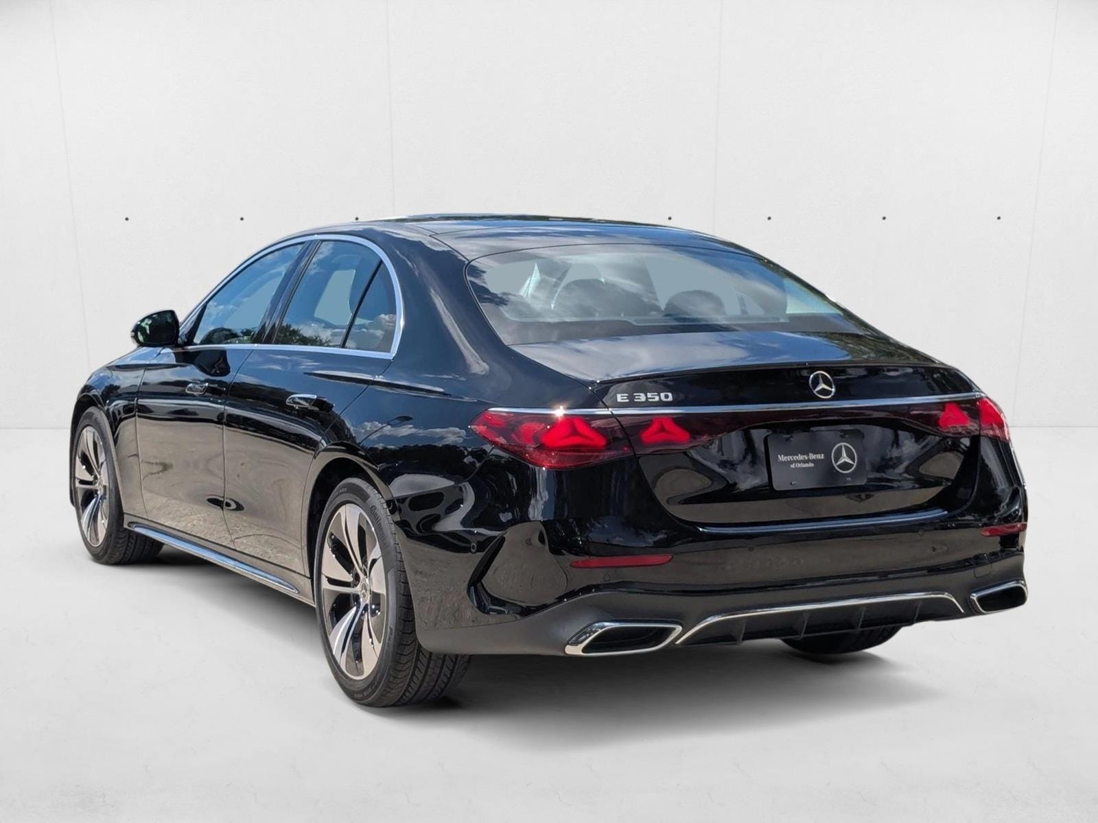 2026 Mercedes-Benz E-Class E350 - Photo 9
