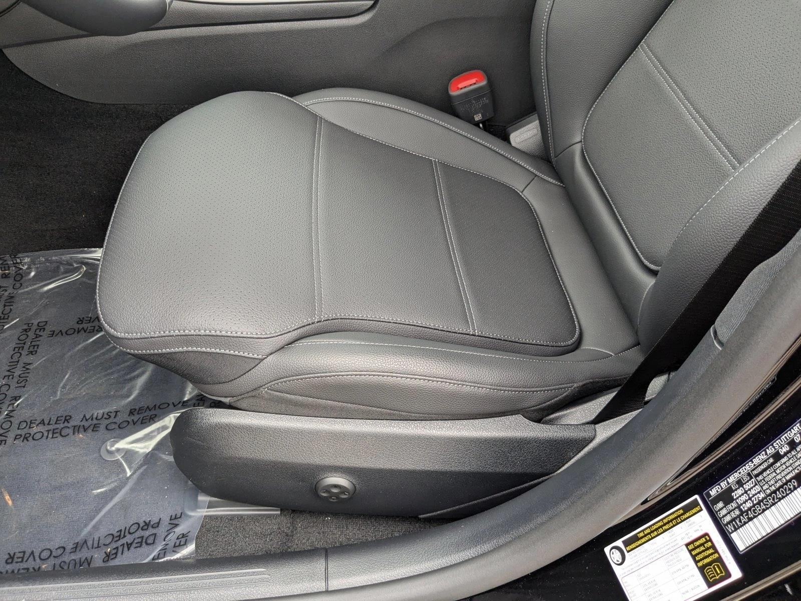 2025 Mercedes Benz C 300 Sedan photo 4