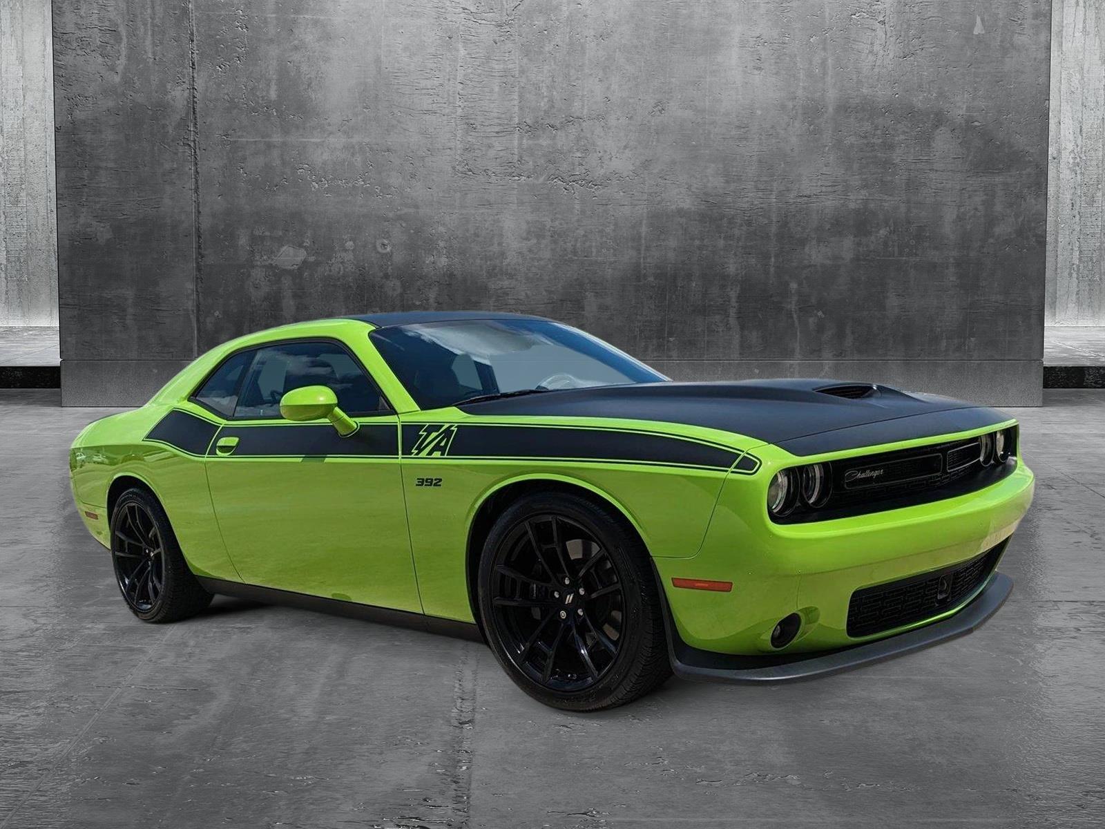 2023 Dodge Challenger R/T Scat Pack photo 3
