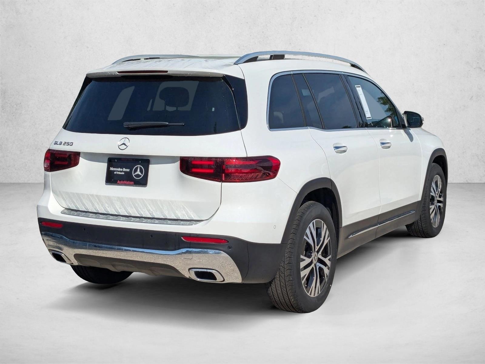 2025 Mercedes Benz GLB 250 photo 2