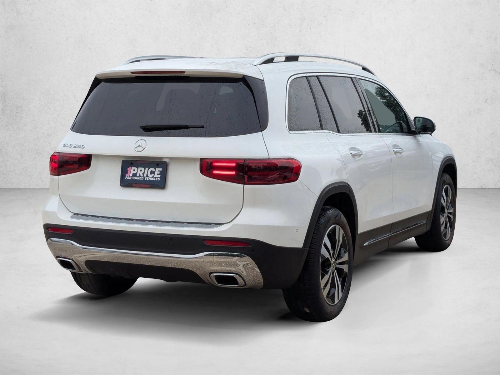 2025 Mercedes Benz GLB 250 photo 2
