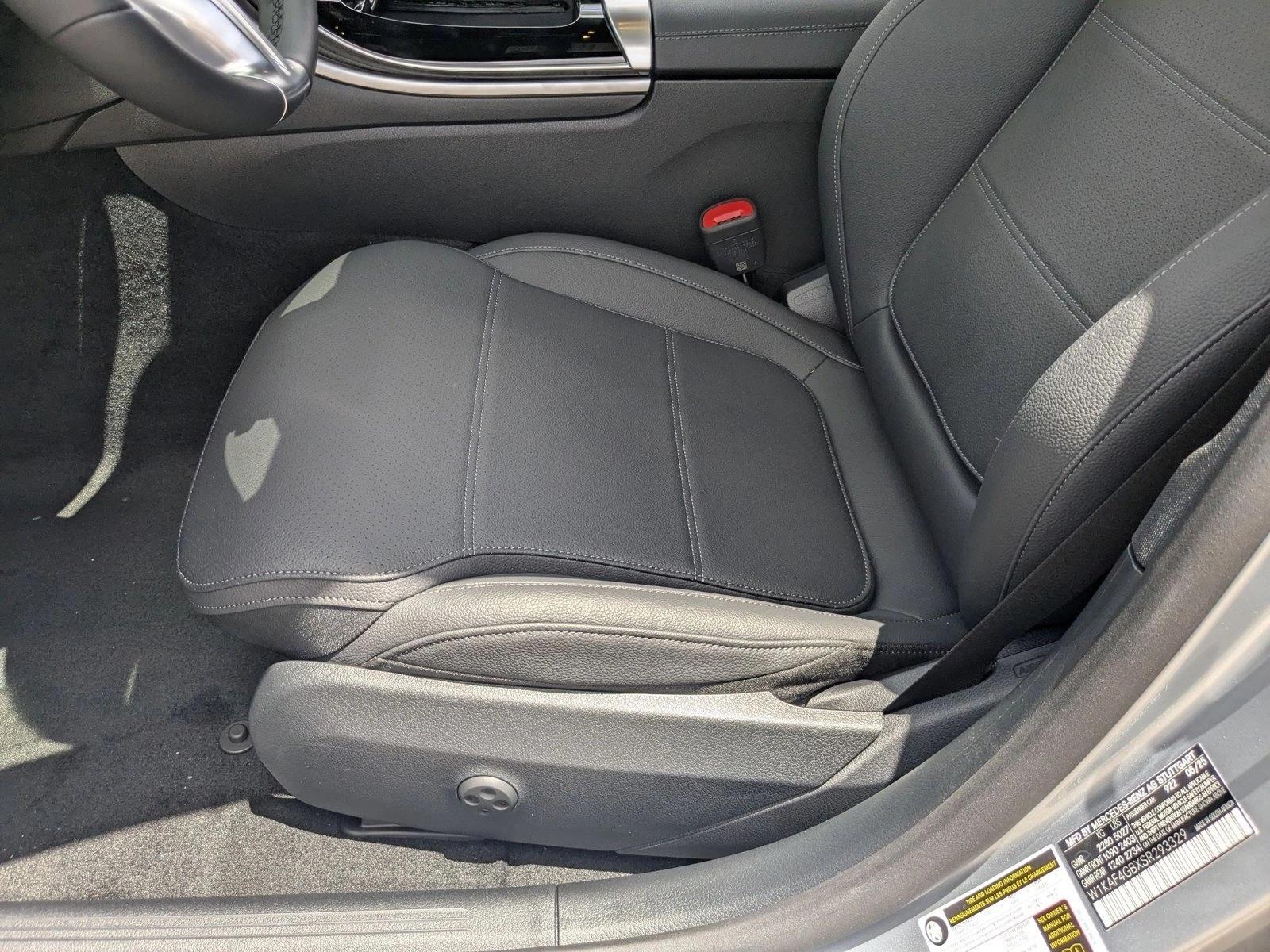 2025 Mercedes Benz C 300 Sedan photo 4