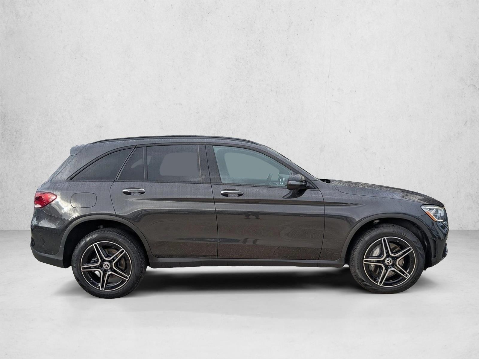 2022 Mercedes Benz GLC 300 photo 4