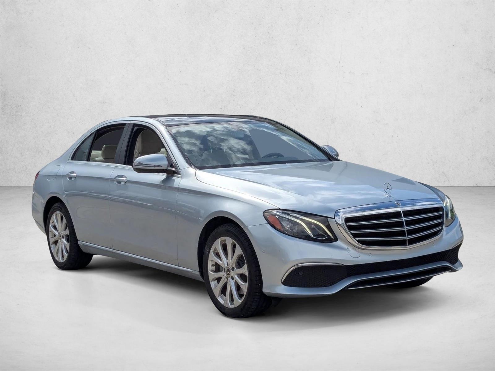 2018 Mercedes Benz E 300 Sedan photo 3